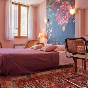 https://chambre-delvire.midi-pyreneeshotels.com